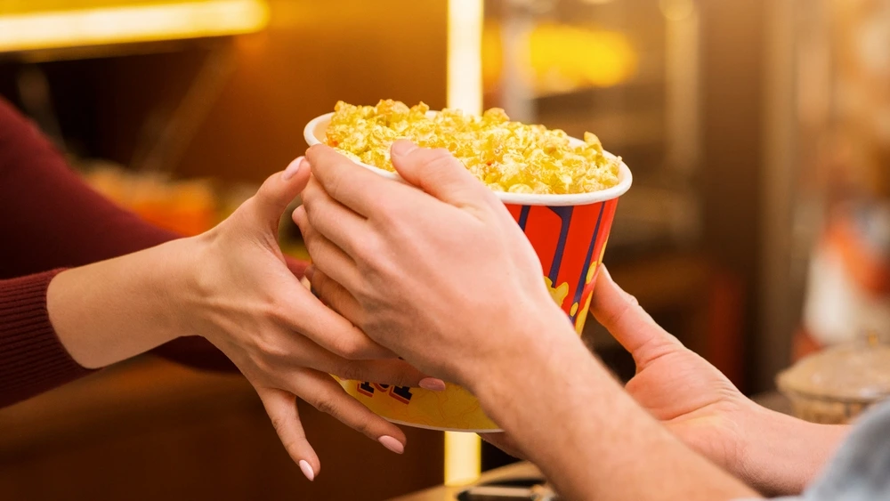 ダイエット中でも映画館で楽しむためのコツについて解説します