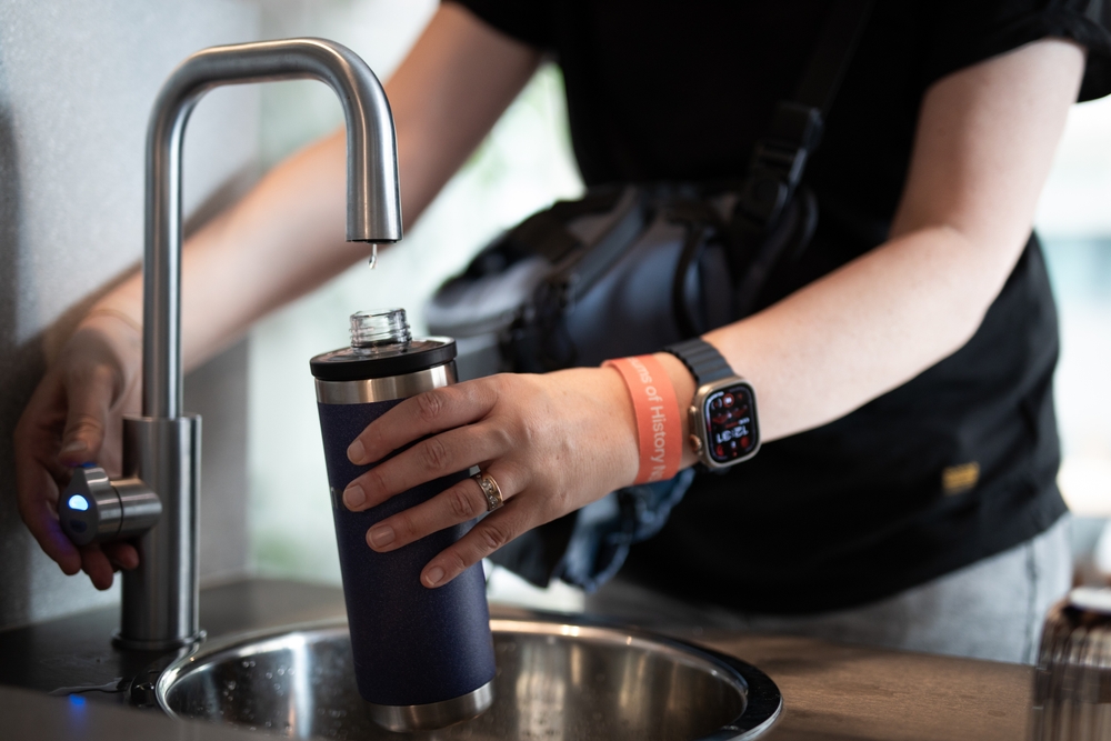 ダイエット中に水分補給が大切な理由について解説している画像